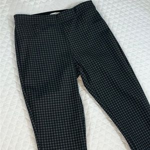 Max Studio Pull On Ankle Pants. Size Small. Black and Gray Plaid. Back Pockets.